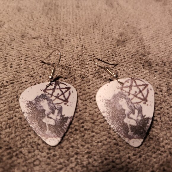 NIKKI SIXX GUITAR PICK EARRINGS / NECKLACE SET - Picture 1 of 2